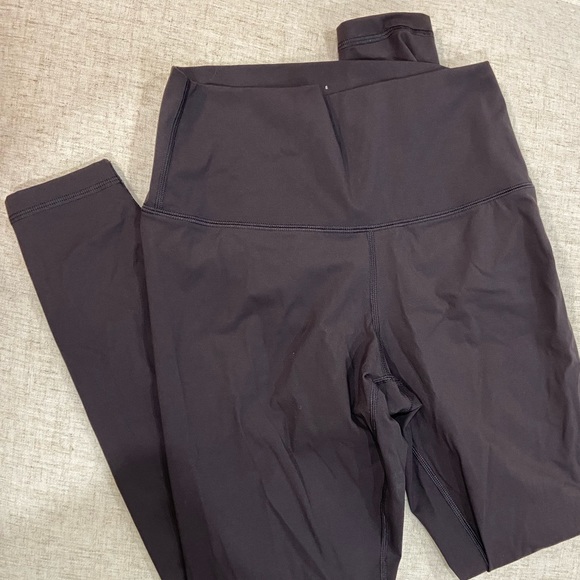 Everlane Perform Leggings - Picture 9 of 10
